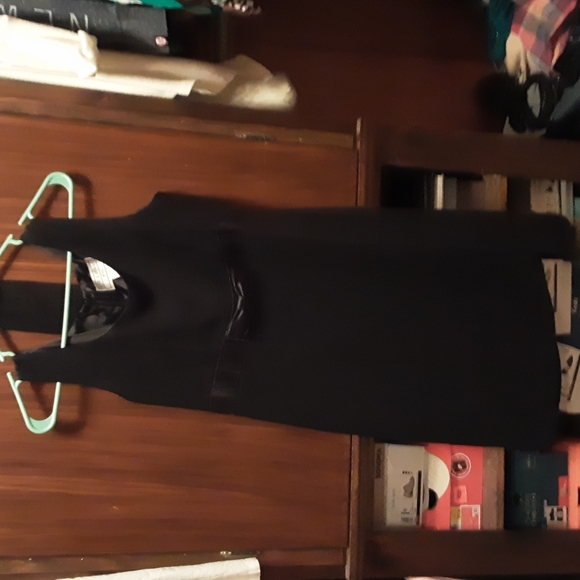 Jessica Howard Dresses & Skirts - Black sleeveless dress.  Corporate party or funeral
